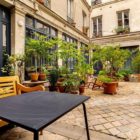 Apartamento Guestready - Midcentury Maisonette In The 10th